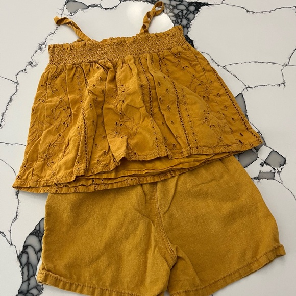 Old Navy Yellow Linen Eyelet Matching Set, Size 4 - Picture 2 of 3